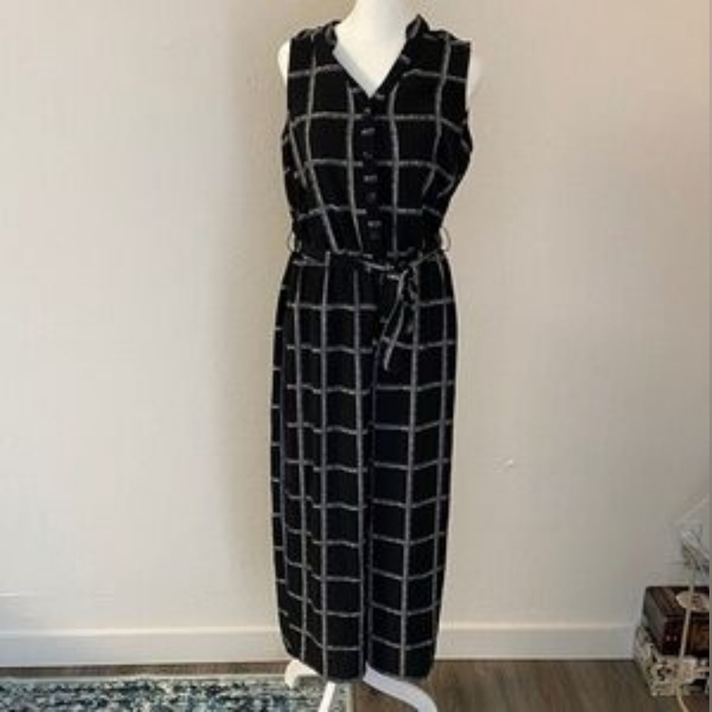 Apt. 9 Black & White Windowpane Jumpsuit | Sleeveless V-Neck | Women’s Size L